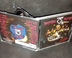 TWISTED SISTER – Stay Hungry – Usado – Duplo