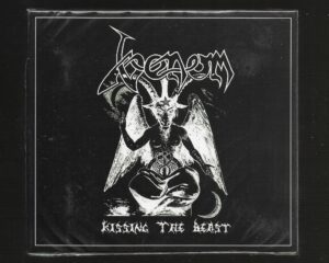 Venom – Kissing The Beast – ( Digipack )